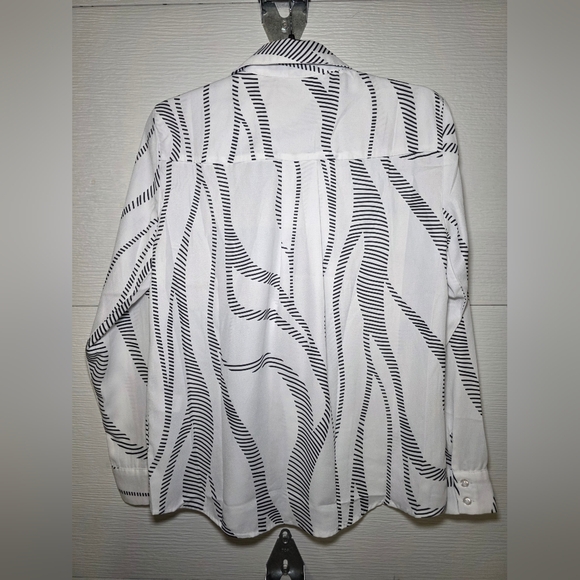 Lulu's White Button-Down Blouse with Black Abstract Stripe - Picture 4 of 5